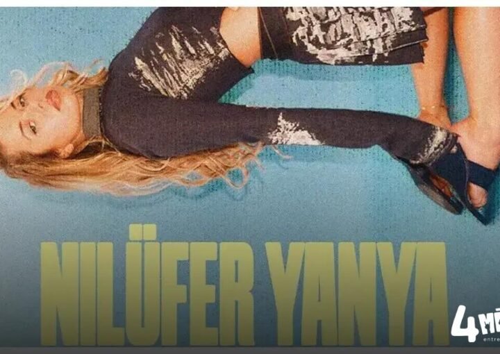 Nilüfer Yanya faz estreia no Brasil em show íntimo no Cine Joia