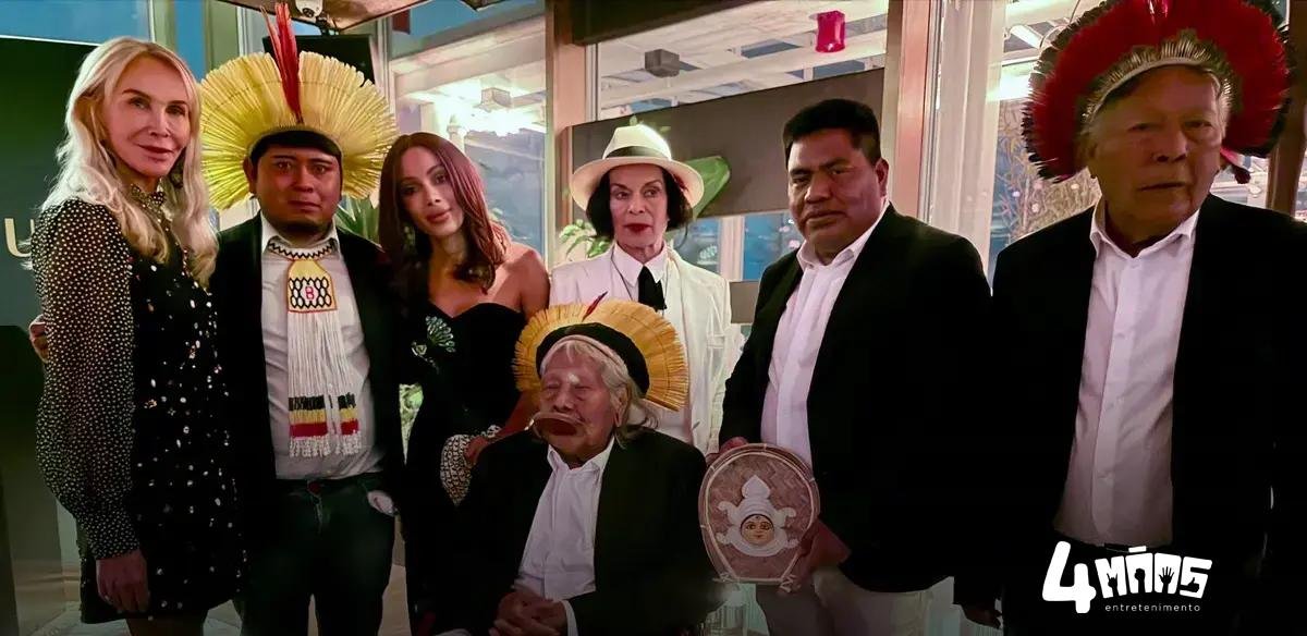 Anitta celebra cacique Raoni e encontra o Rei Charles III em Londres