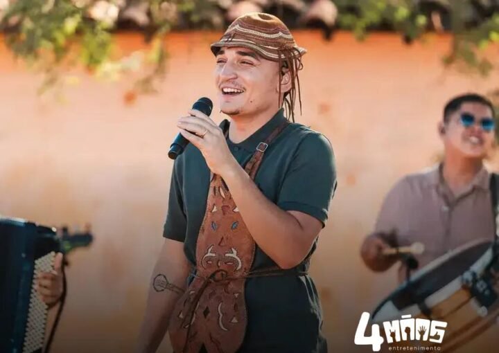 João Gomes grava DVD aberto nos Arcos da Lapa com piseiro e público