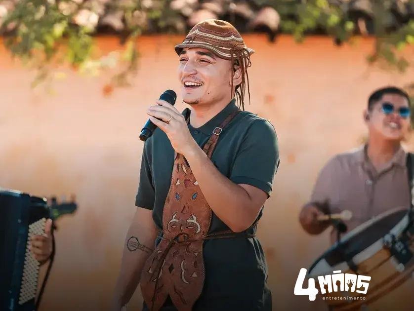 João Gomes grava DVD aberto nos Arcos da Lapa com piseiro e público