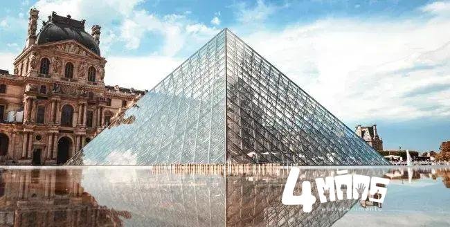 Ladrões invadem Louvre e roubam joias de Napoleão; museu é fechado