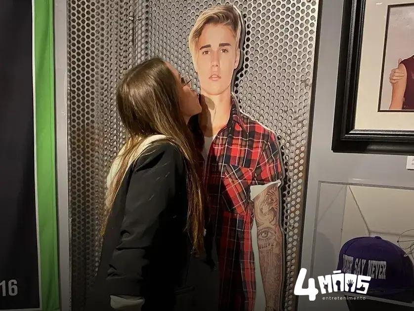 Pattie, mãe de Justin Bieber, pede 'cura' e ele responde com humor