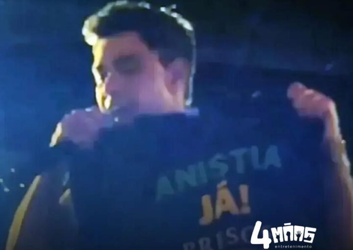 Zezé Di Camargo exibe camiseta Anistia Já durante show em Santa Catarina