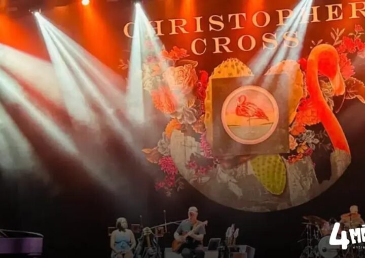 Christopher Cross emociona em retorno ao Brasil com clássicos e nova música